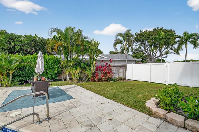 3618 Valley Way, West Palm Beach, FL 33406