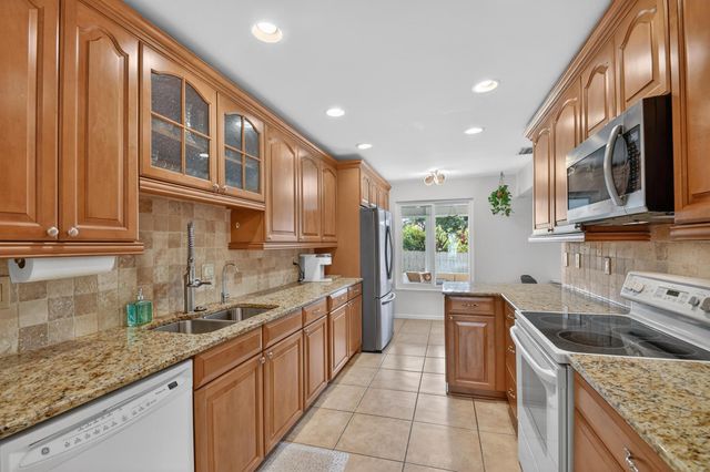 3618 Valley Way, West Palm Beach, FL 33406