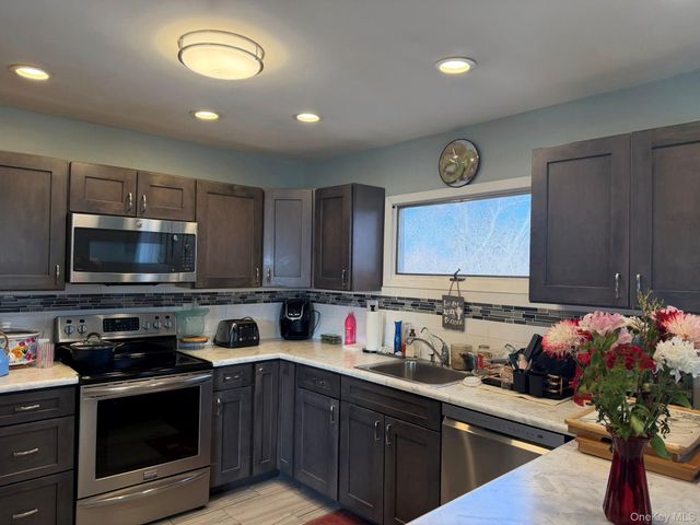 5 Denise Drive, East Patchogue, NY 11772