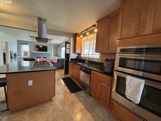 39465 PROCTOR Blvd, Sandy, OR 97055