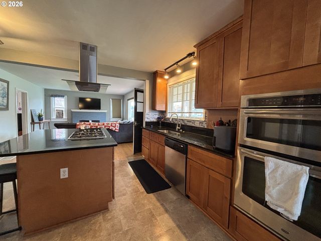 39465 PROCTOR Blvd, Sandy, OR 97055