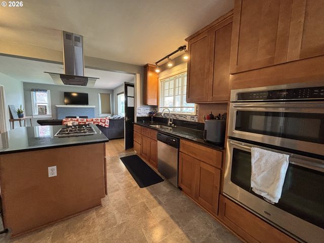 39465 PROCTOR Blvd, Sandy, OR 97055