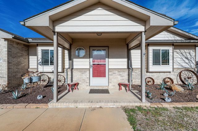 4513 S Richmond Cir, Wichita, KS 67217