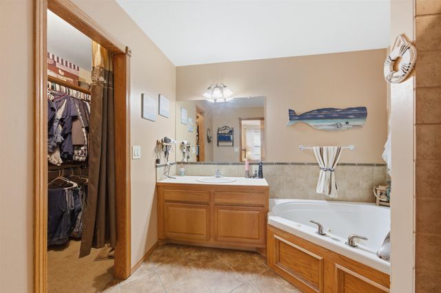 4513 S Richmond Cir, Wichita, KS 67217