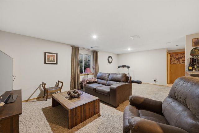 4513 S Richmond Cir, Wichita, KS 67217