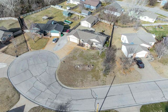 4513 S Richmond Cir, Wichita, KS 67217