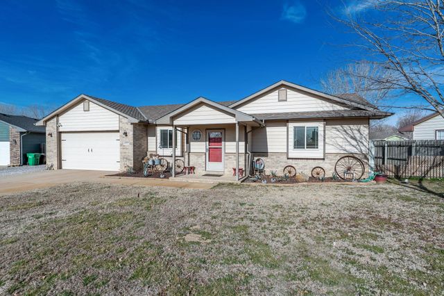 4513 S Richmond Cir, Wichita, KS 67217