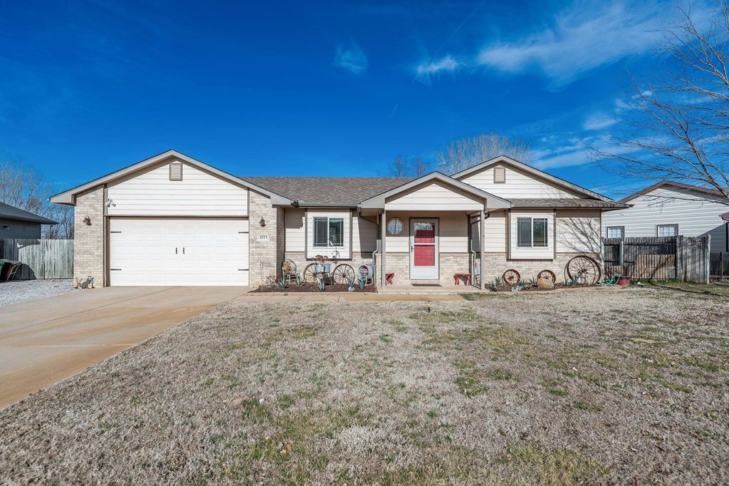 4513 S Richmond Cir, Wichita, KS 67217