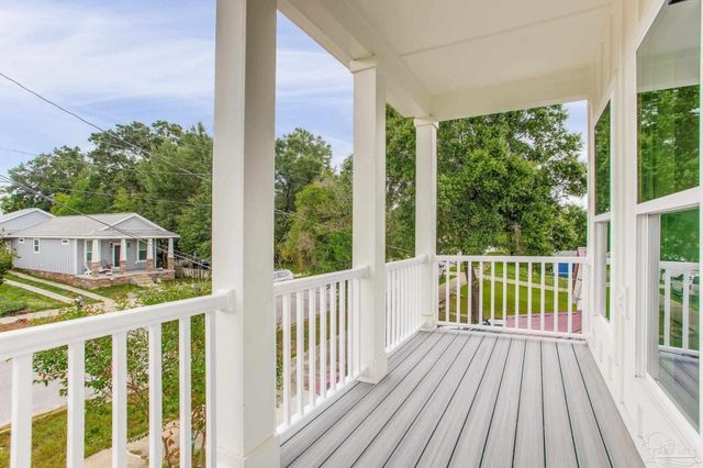 16 S M St, Pensacola, FL 32502
