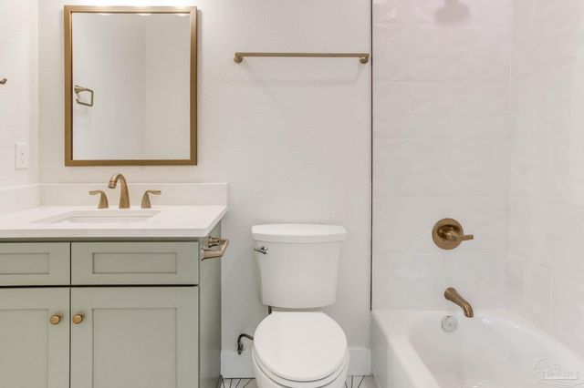 16 S M St, Pensacola, FL 32502