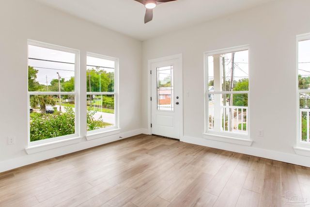 16 S M St, Pensacola, FL 32502