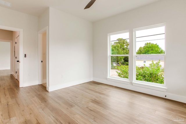 16 S M St, Pensacola, FL 32502