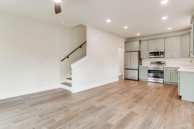 16 S M St, Pensacola, FL 32502