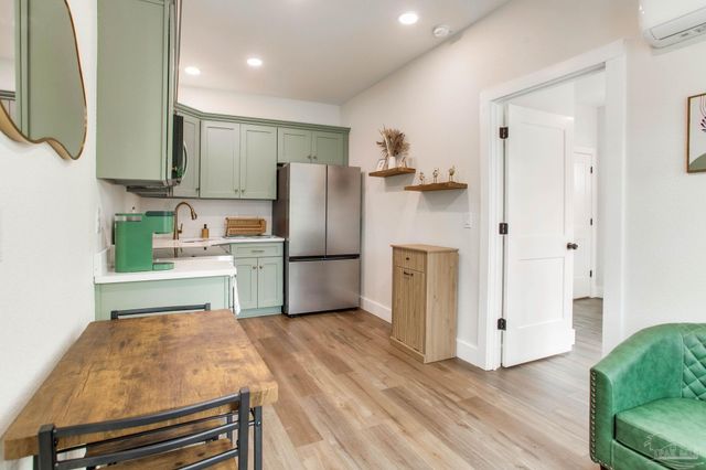 16 S M St, Pensacola, FL 32502