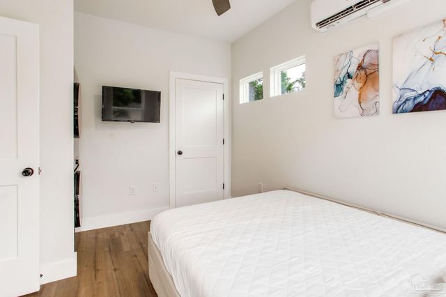 16 S M St, Pensacola, FL 32502