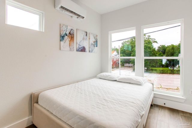 16 S M St, Pensacola, FL 32502