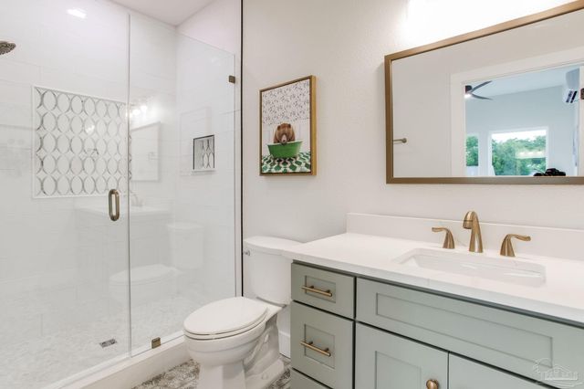 16 S M St, Pensacola, FL 32502