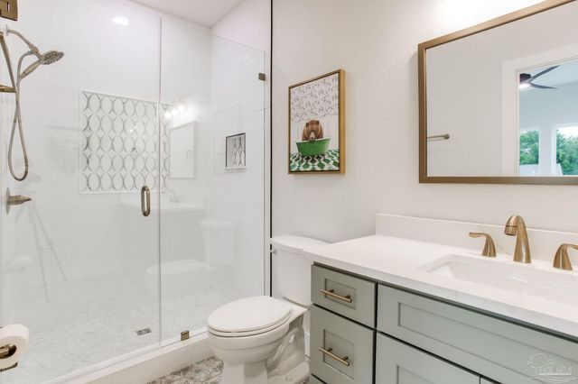 16 S M St, Pensacola, FL 32502