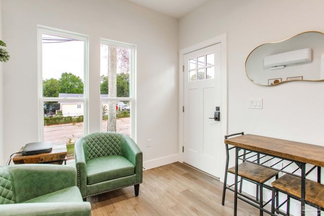 16 S M St, Pensacola, FL 32502