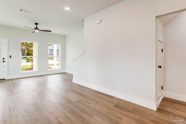 16 S M St, Pensacola, FL 32502