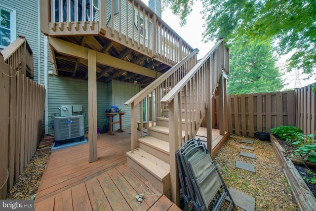 6586 MORNING MEADOW DR, Alexandria, VA 22315