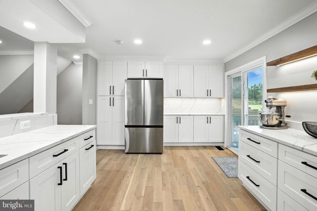 6586 MORNING MEADOW DR, Alexandria, VA 22315