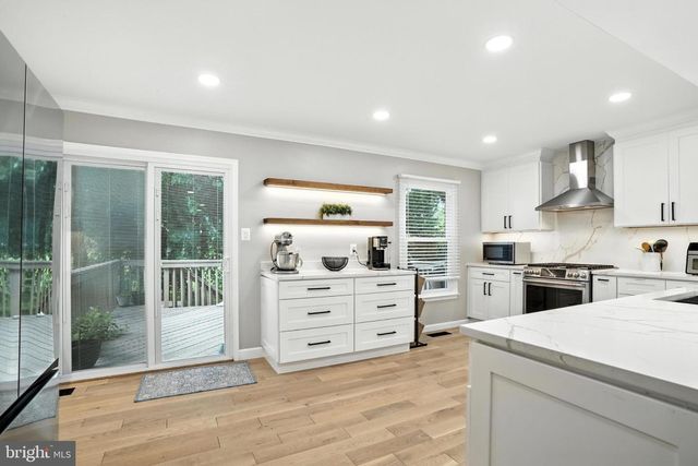 6586 MORNING MEADOW DR, Alexandria, VA 22315