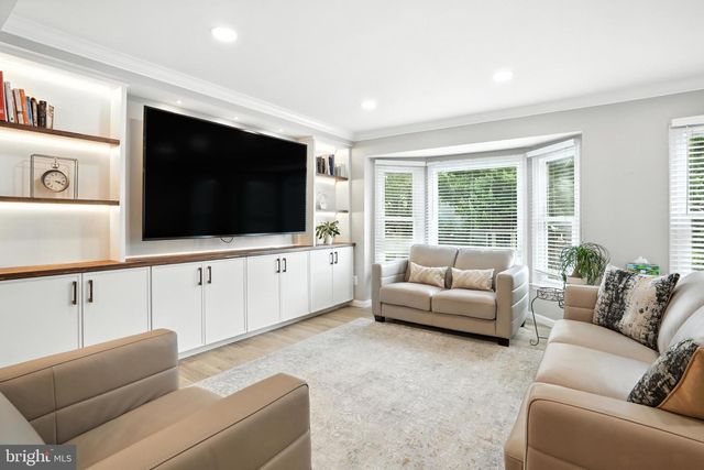 6586 MORNING MEADOW DR, Alexandria, VA 22315