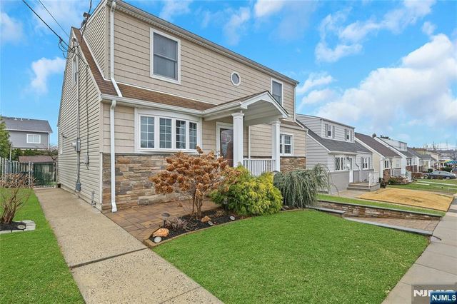 25 Veterans Place, North Arlington, NJ 07031