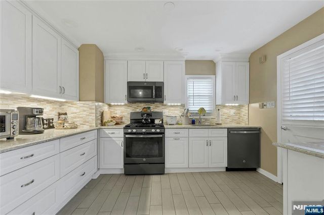 25 Veterans Place, North Arlington, NJ 07031