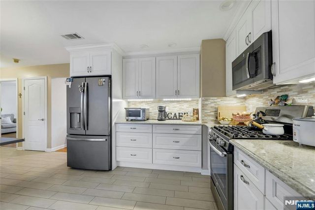 25 Veterans Place, North Arlington, NJ 07031