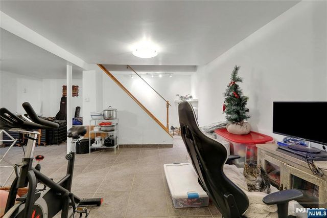 25 Veterans Place, North Arlington, NJ 07031