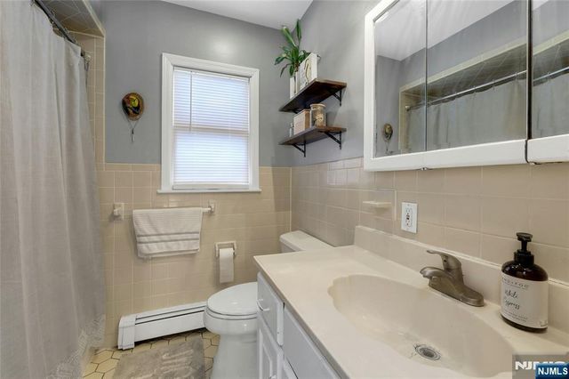 25 Veterans Place, North Arlington, NJ 07031