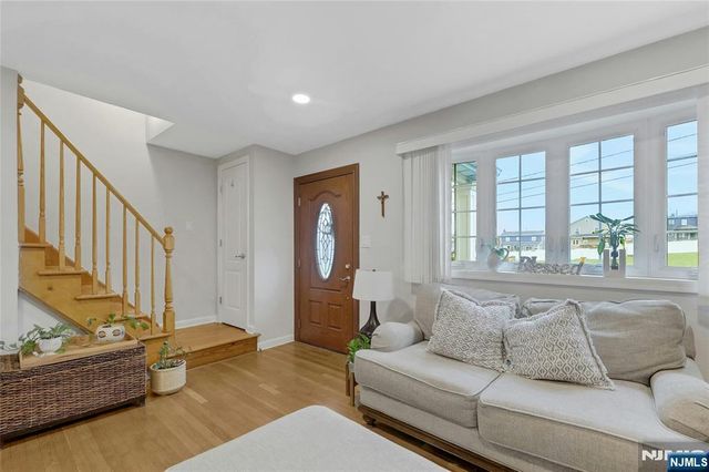 25 Veterans Place, North Arlington, NJ 07031