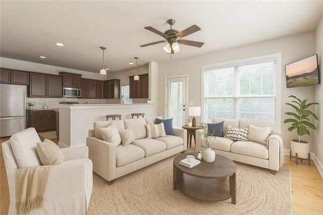 242 16th NW Street 14, Atlanta, GA 30363