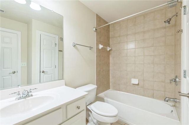 242 16th NW Street 14, Atlanta, GA 30363