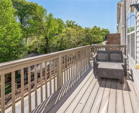 242 16th NW Street 14, Atlanta, GA 30363