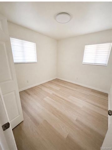 23024 N Brookside Drive, Dearborn Heights, MI 48125