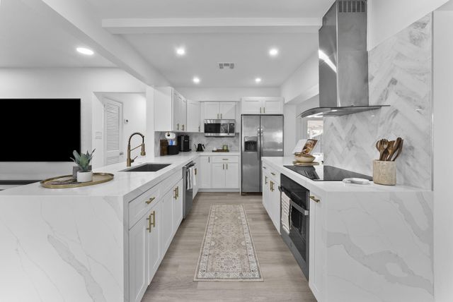 606 SW 19th Street, Fort Lauderdale, FL 33315