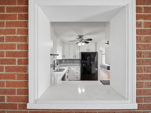 722 Redstone Dr, Shaler, PA 15101