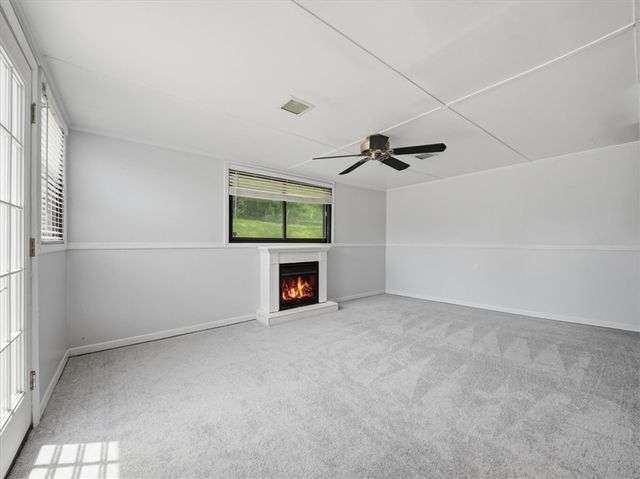722 Redstone Dr, Shaler, PA 15101