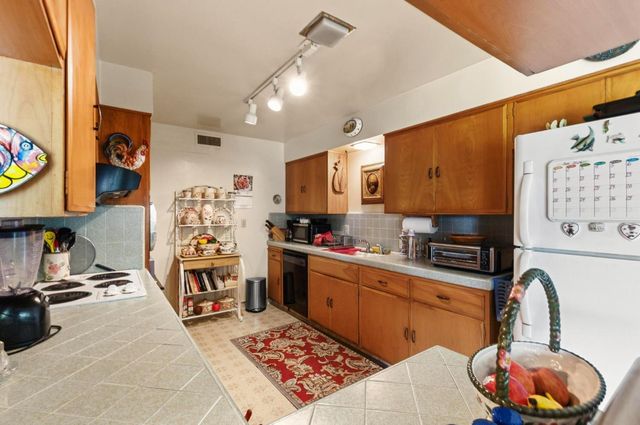 1222 Hillcrest Ave, Yuba City, CA 95991