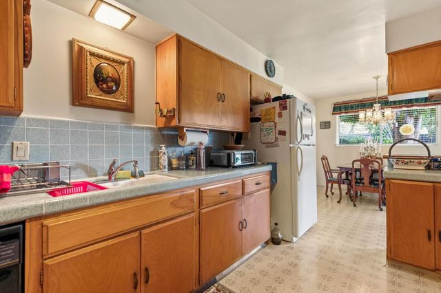 1222 Hillcrest Ave, Yuba City, CA 95991