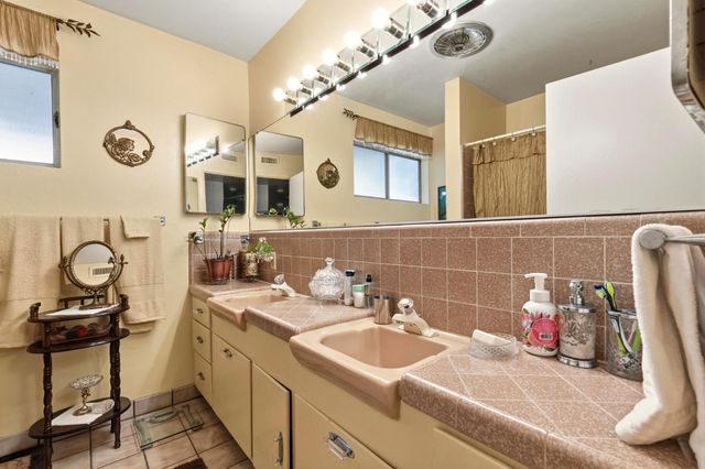 1222 Hillcrest Ave, Yuba City, CA 95991