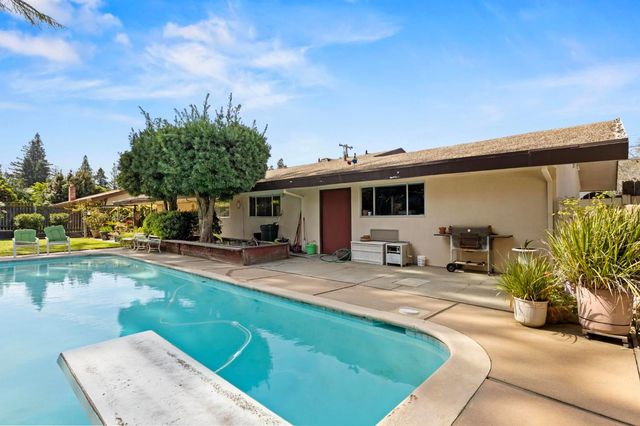 1222 Hillcrest Ave, Yuba City, CA 95991