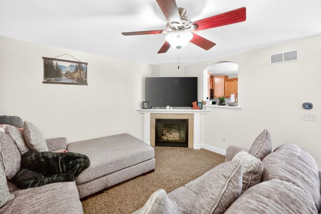 215 W Cortland Center Road -, Cortland, IL 60112