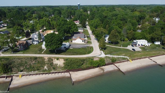 7468 Huron Bay Boulevard, Worth Twp, MI 48450