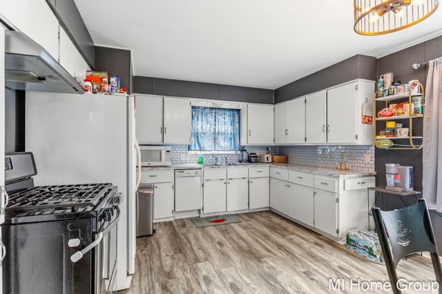 317 W 28th Street, Holland, MI 49423