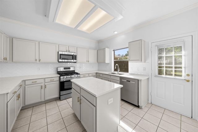 2138 Mossy Trail Drive, Katy, TX 77450
