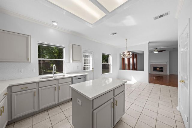 2138 Mossy Trail Drive, Katy, TX 77450